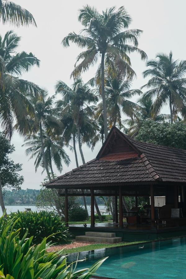 Vismaya Lake Heritage Turavur Exterior photo
